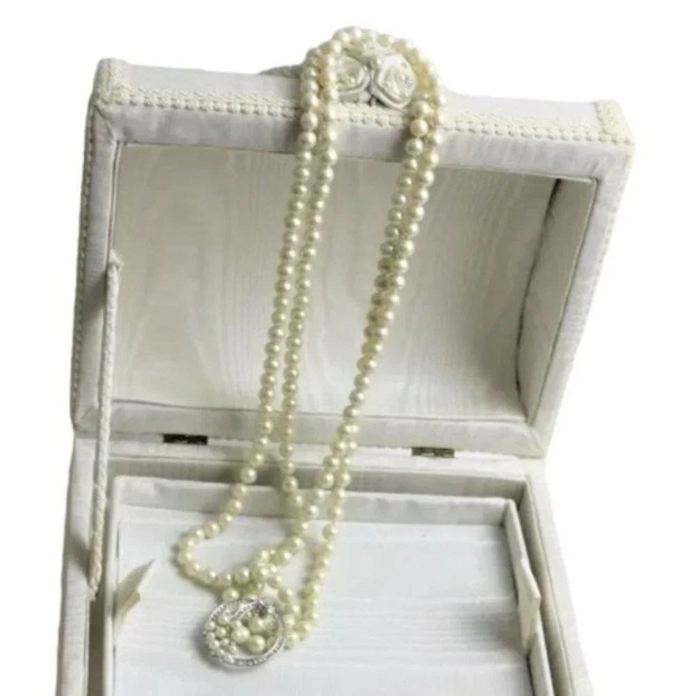 Carolee Faux Multi-Strand Long Pearl Necklace With Broach Accessory (NWOT) - Picture 9 of 10